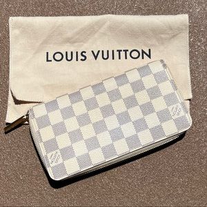 Louis Vuitton Damier Azur Zippy Wallet